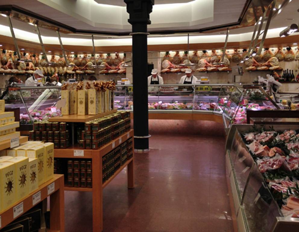 <p>Mailands bester Feinkostladen <a rel="nofollow" href="http://www.peck.it/it" target="_blank">Peck</a> mit köstlichen Schinken, Pasta und Pestos.</p> <p>Mailands bester Feinkostladen <a rel="nofollow" href="http://www.peck.it/it" target="_blank">Peck</a> mit köstlichen Schinken, Pasta und Pestos.</p>