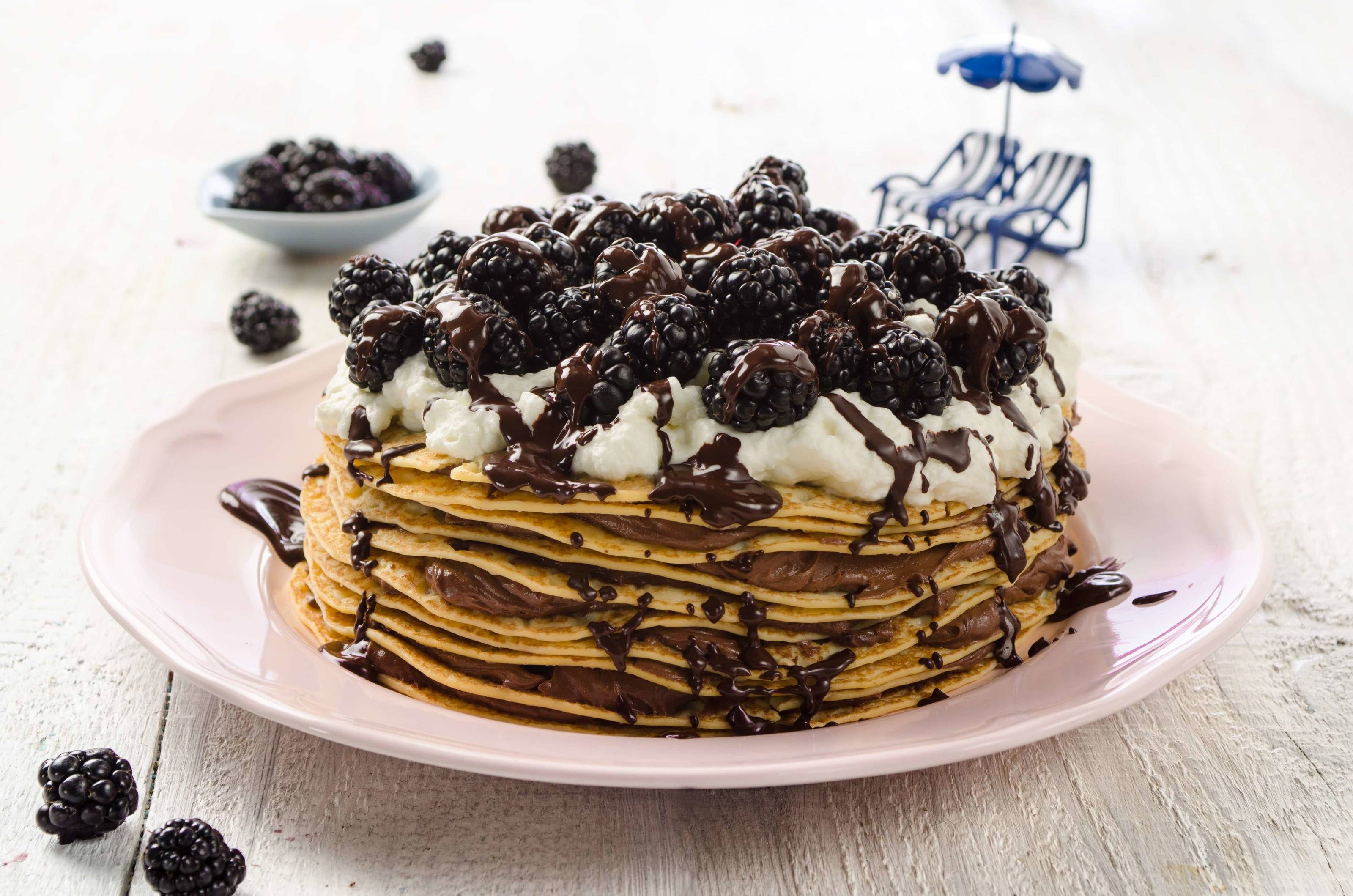 Brombeer-Palatschinken-Torte