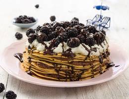 Brombeer-Palatschinken-Torte Brombeer-Palatschinken-Torte