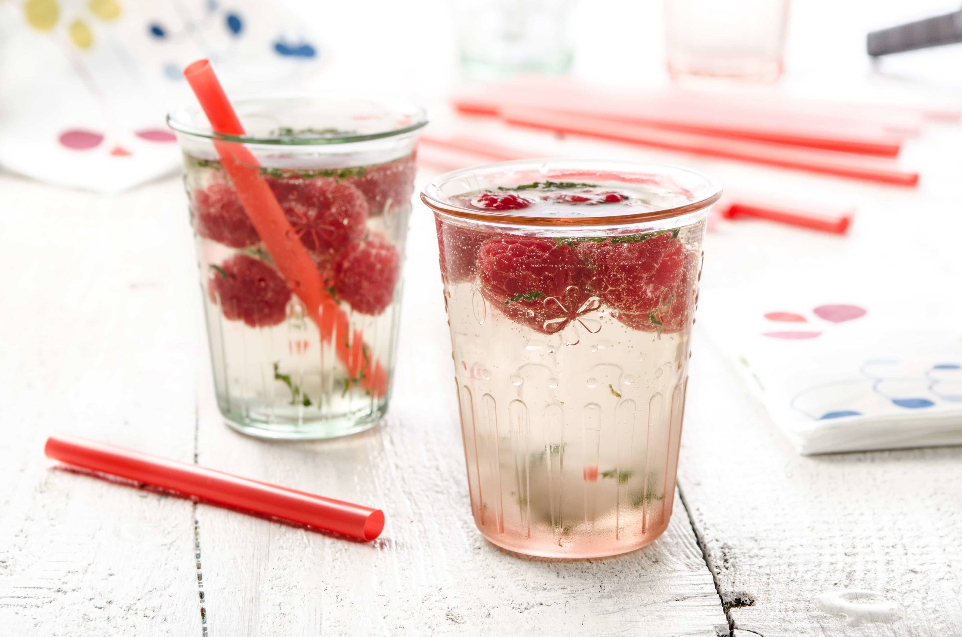 Himbeerspritzer mit Limetten-Minze-Granité