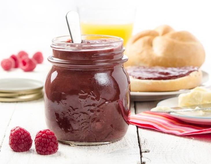 Himbeermarmelade mit dunkler Schokolade