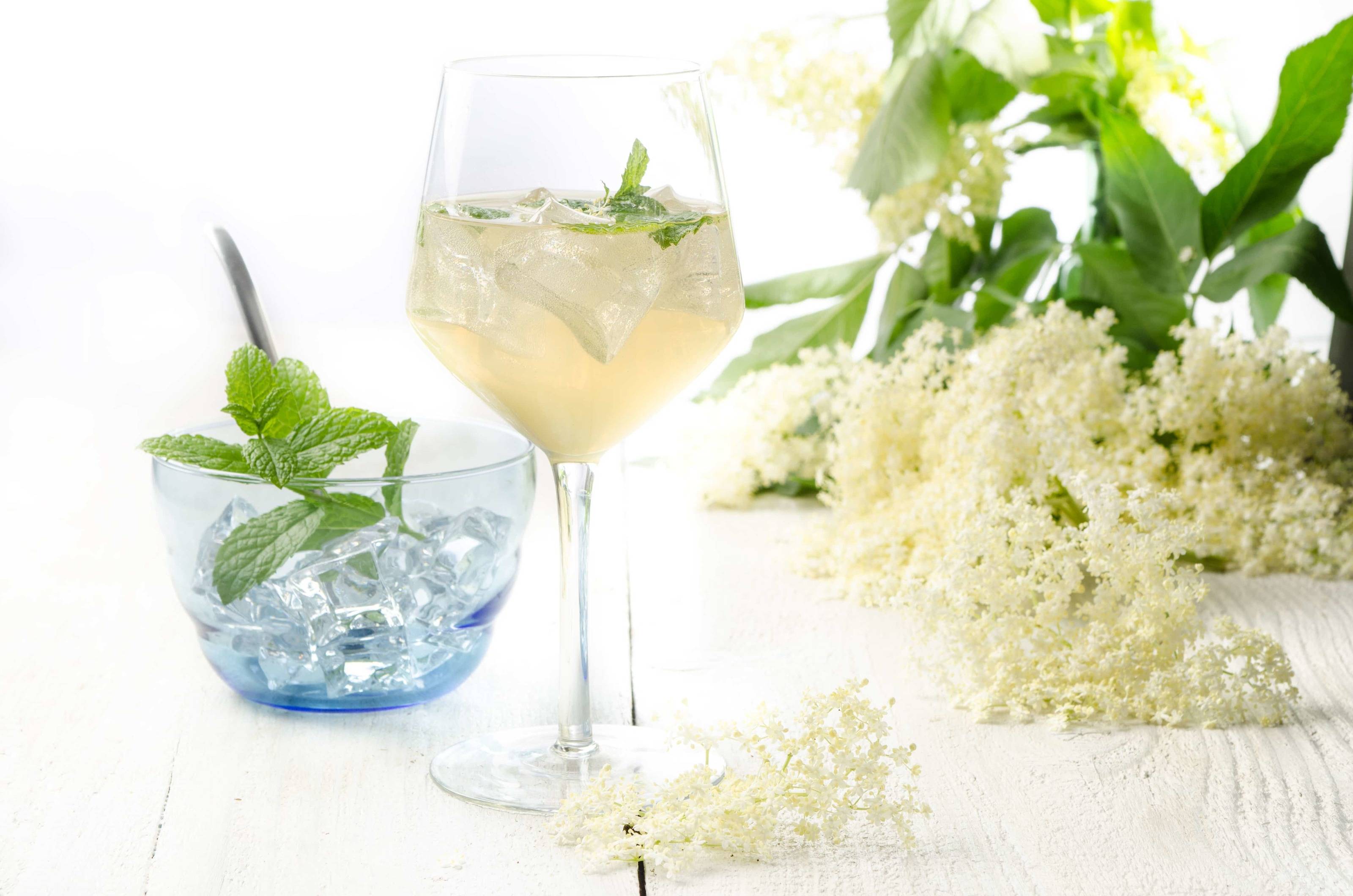 Holunderbowle Rezept - ichkoche.at Holunderbowle Rezept - ichkoche.at