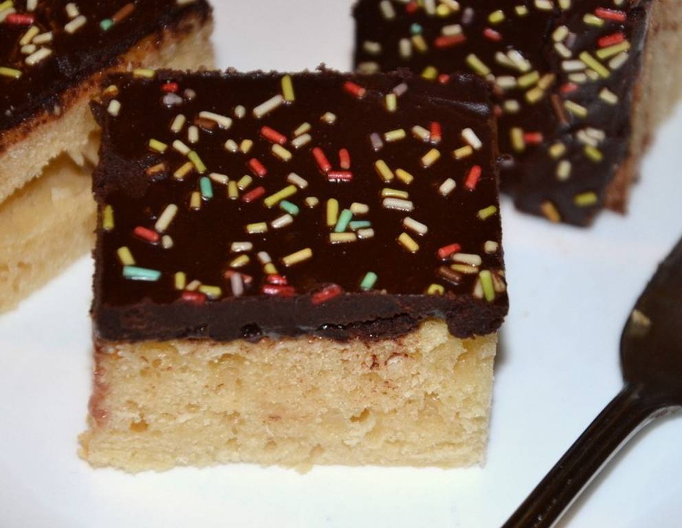 Schoko-Buttermilchschnitten Schoko-Buttermilchschnitten