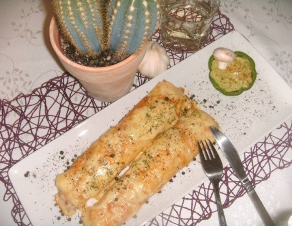 Beanz Enchiladaz Suizaz Beanz Enchiladaz Suizaz