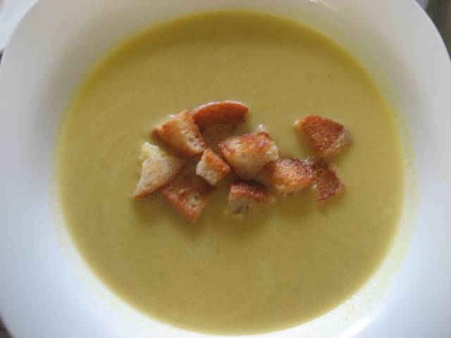 Zucchini-Curry-Süppchen Rezept - ichkoche.at Zucchini-Curry-Süppchen Rezept - ichkoche.at