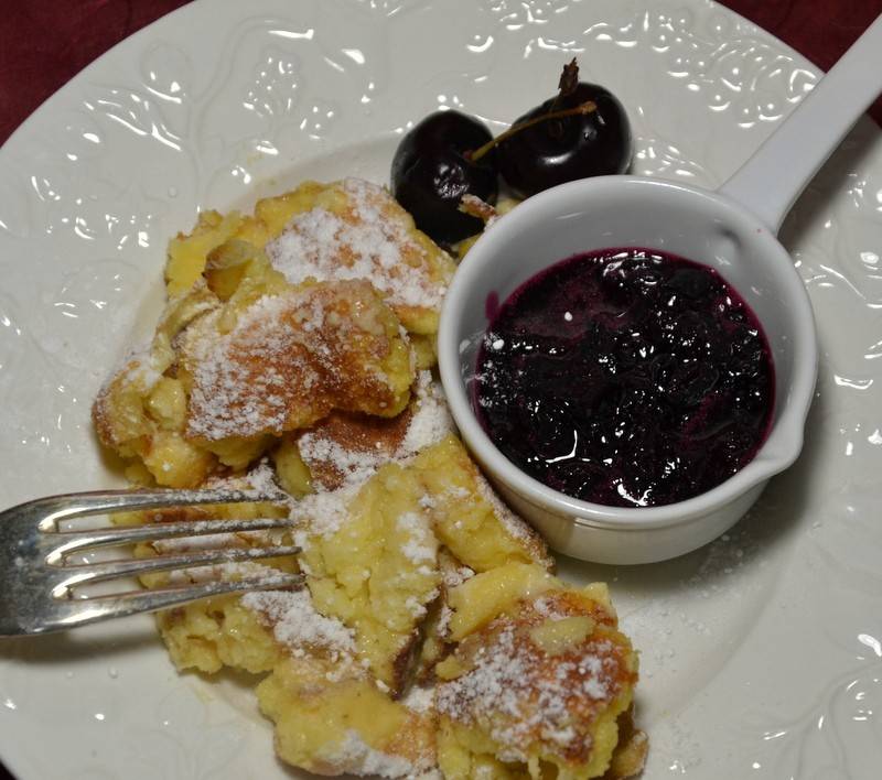 Kaiserschmarren mit Kirschenröster Rezept - ichkoche.de Kaiserschmarren mit Kirschenröster Rezept - ichkoche.de