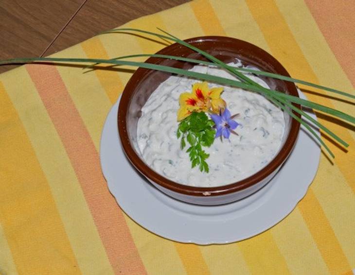 Kräuterdip mit Cottage Cheese Kräuterdip mit Cottage Cheese