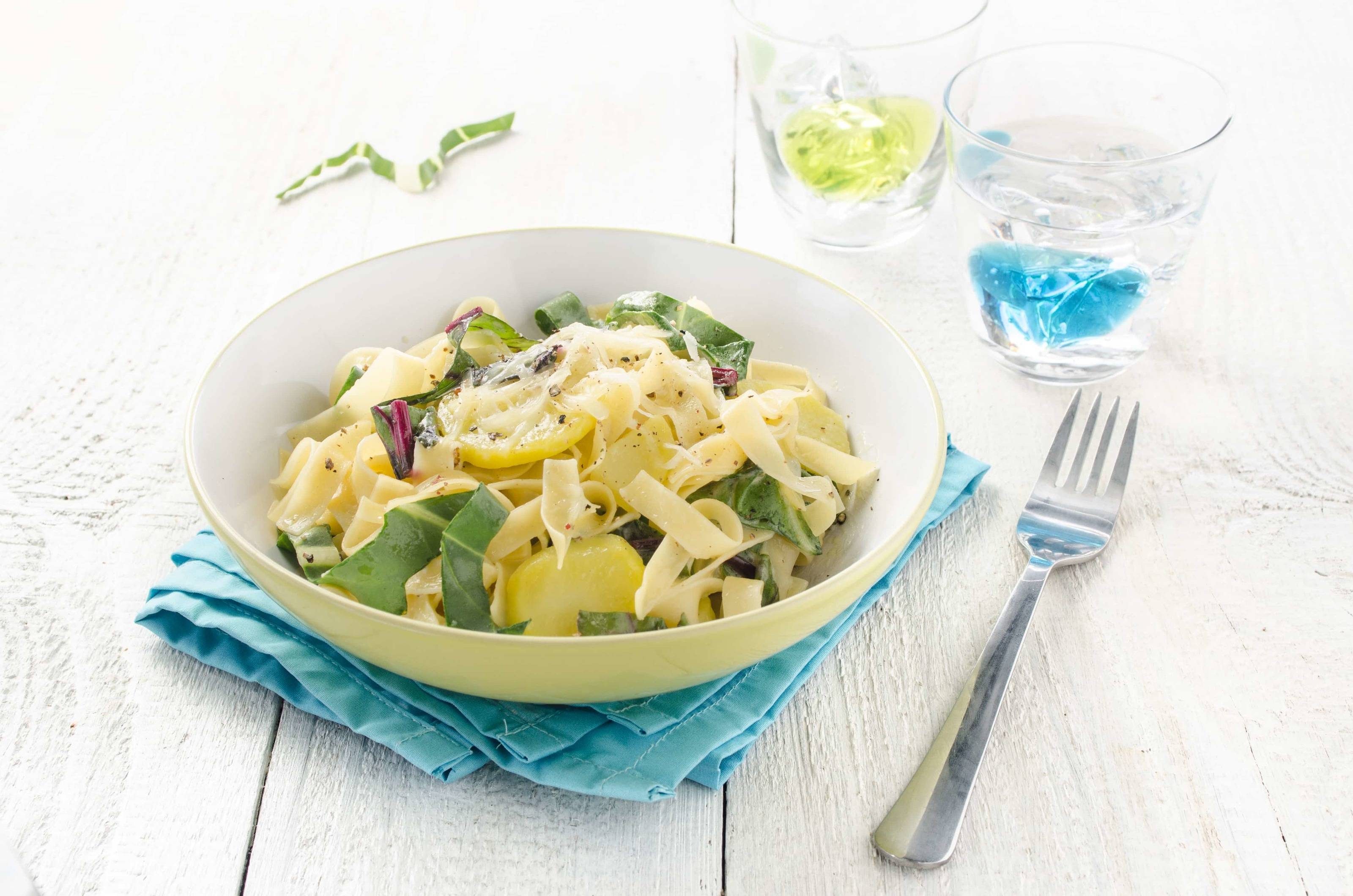 Bandnudeln mit Mangold Rezept