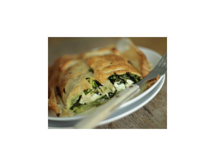 Dinkelstrudel mit Räuchertofu und Spinat Dinkelstrudel mit Räuchertofu und Spinat
