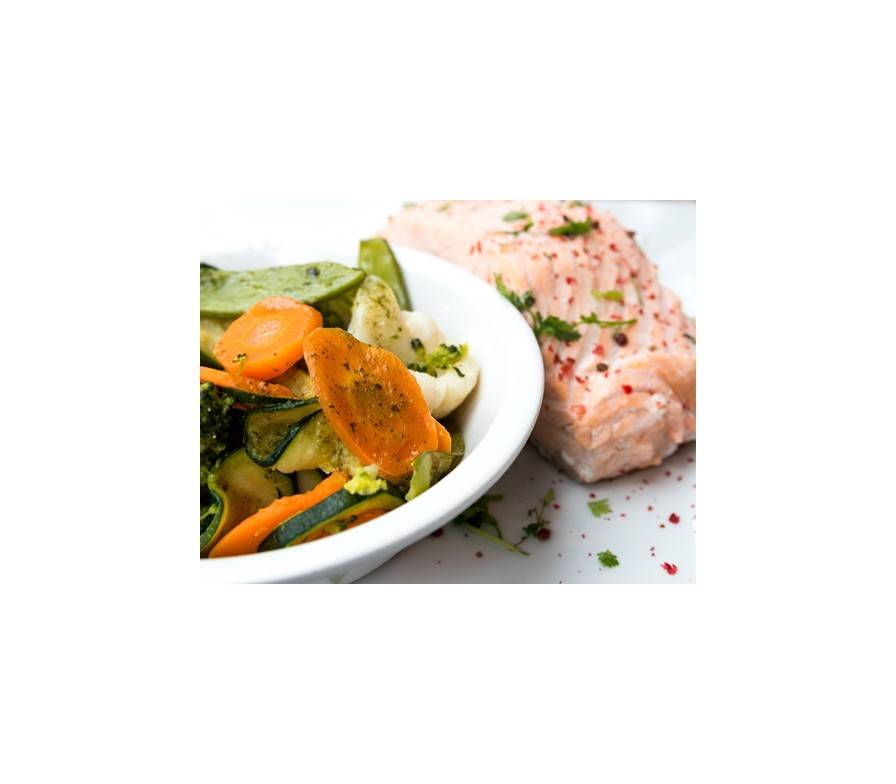 Lachs im Gemüsebett