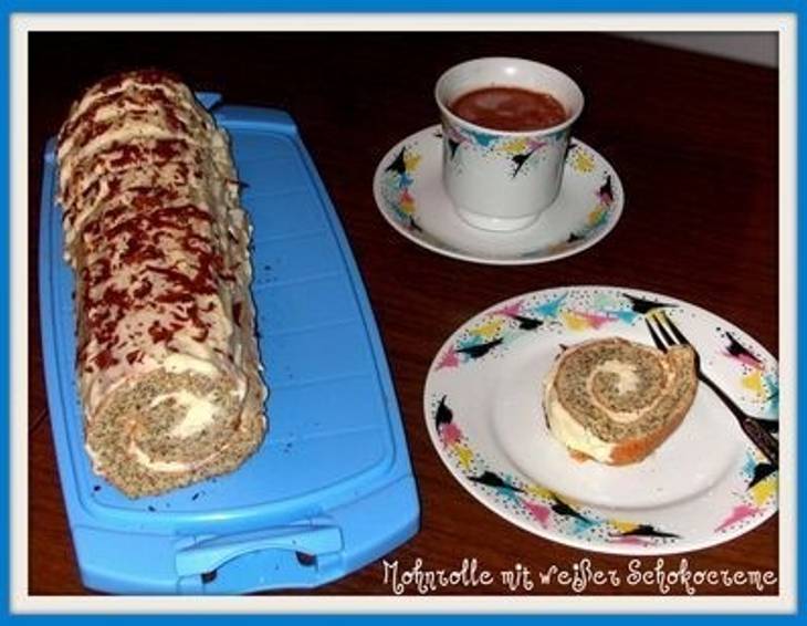 Mohnroulade mit Schokoladenfüllung Mohnroulade mit Schokoladenfüllung