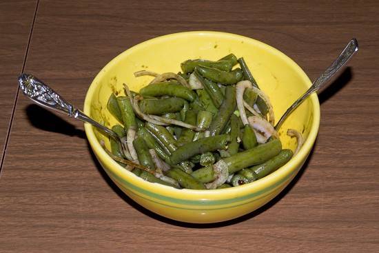 Fisolensalat auf steirische Art