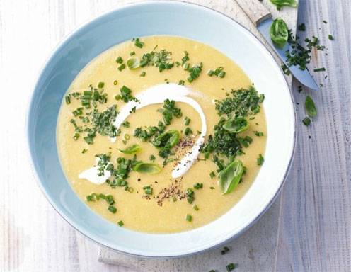 Kartoffelsuppe mit frischen Kräutern aus dem Dampfgarer