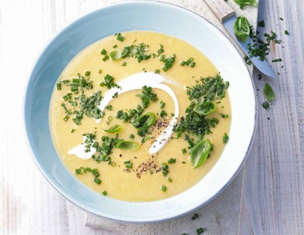 Kartoffelsuppe mit frischen Kräutern aus dem Dampfgarer Kartoffelsuppe mit frischen Kräutern aus dem Dampfgarer