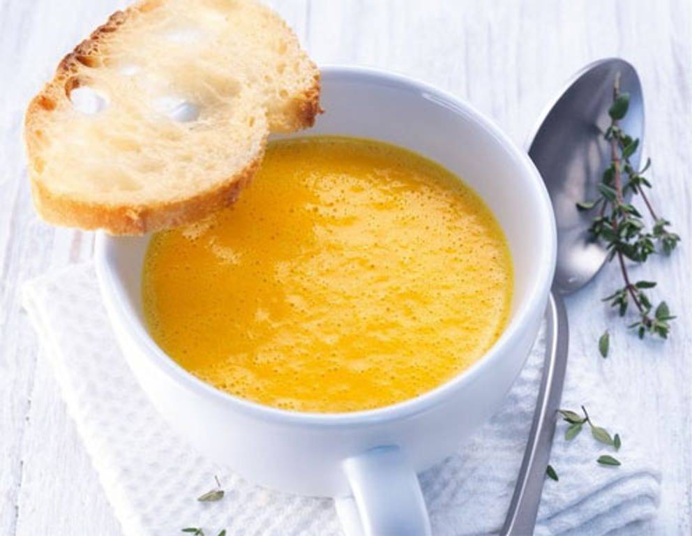 Kürbissuppe mit Orange und Thymian aus dem Dampfgarer Kürbissuppe mit Orange und Thymian aus dem Dampfgarer