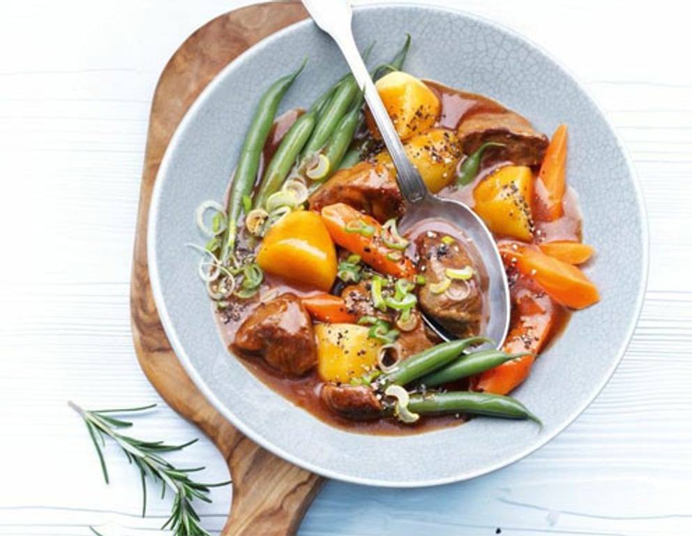 Fisoleneintopf mit Lamm aus dem Dampfgarer Fisoleneintopf mit Lamm aus dem Dampfgarer