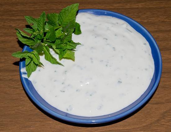 Minz-Joghurtdip Rezept - ichkoche.de Minz-Joghurtdip Rezept - ichkoche.de