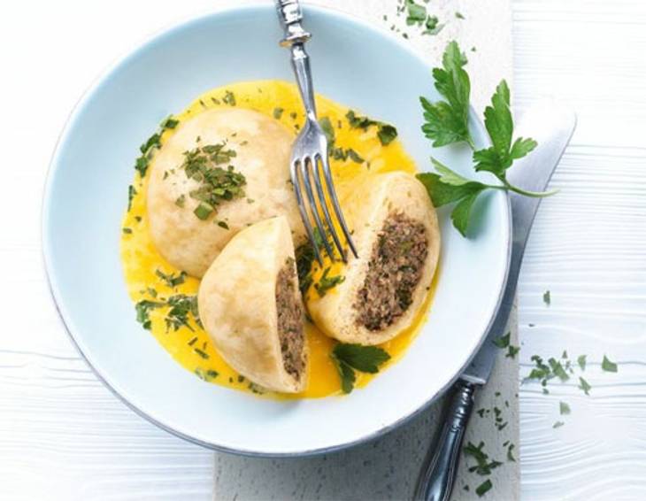 Pilz-Germknödel mit Kürbissauce aus dem Dampfgarer Pilz-Germknödel mit Kürbissauce aus dem Dampfgarer