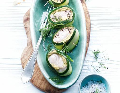 Zucchini-Fisch-Röllchen mit Senfcreme aus dem Dampfgarer