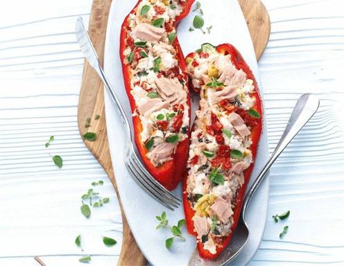 Spitzpaprika mit Thunfischfüllung