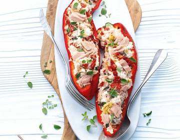 Spitzpaprika mit Thunfischfüllung aus dem Dampfgarer Spitzpaprika mit Thunfischfüllung aus dem Dampfgarer