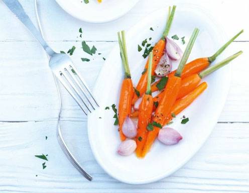 Karotten mit glasierten Schalotten aus dem Dampfgarer Rezept - ichkoche.de Karotten mit glasierten Schalotten aus dem Dampfgarer Rezept - ichkoche.de