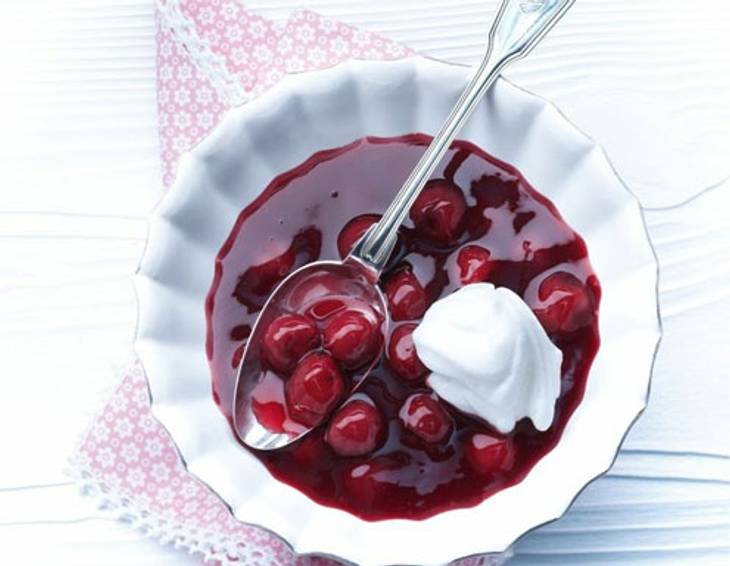 Sauerkirschkaltschale aus dem Dampfgarer Sauerkirschkaltschale aus dem Dampfgarer