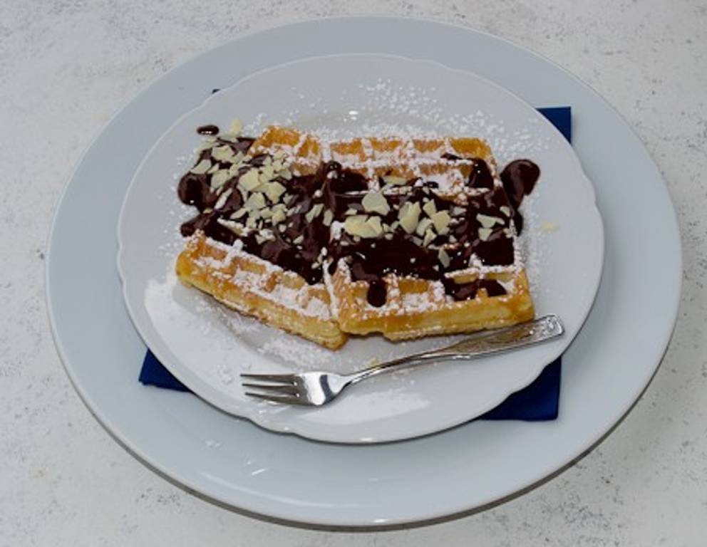 Honigwaffeln mit Schokoladensauce Honigwaffeln mit Schokoladensauce