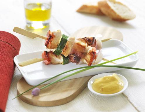 Bunter Spieß mit Huhn, Bananen im Speck und Brunch-Curry-Sauce Rezept ... Bunter Spieß mit Huhn, Bananen im Speck und Brunch-Curry-Sauce Rezept ...