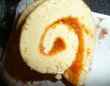 Superflaumige Biskuitroulade Superflaumige Biskuitroulade