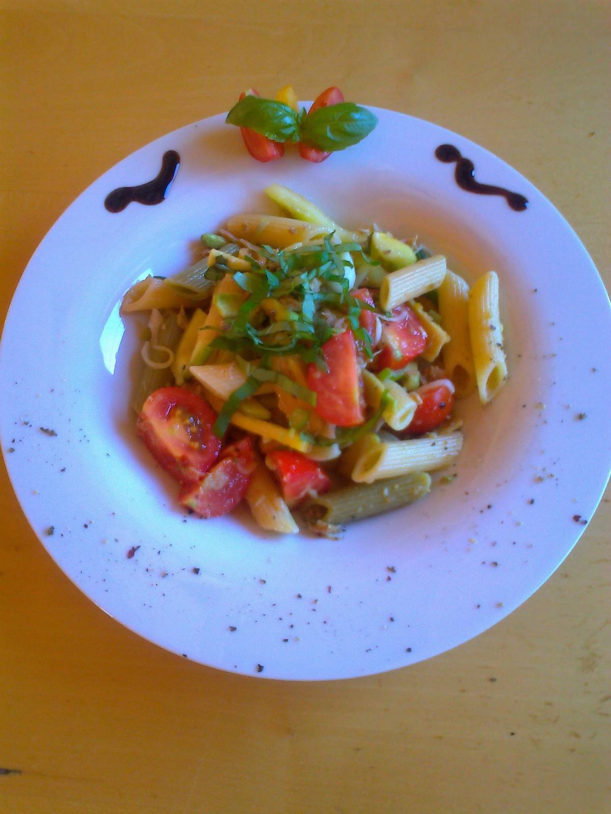 Thunfisch-Avocado-Nudelsalat