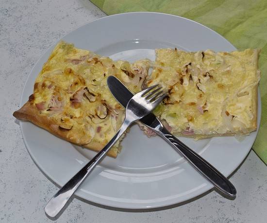 Flammkuchen mit Schinken