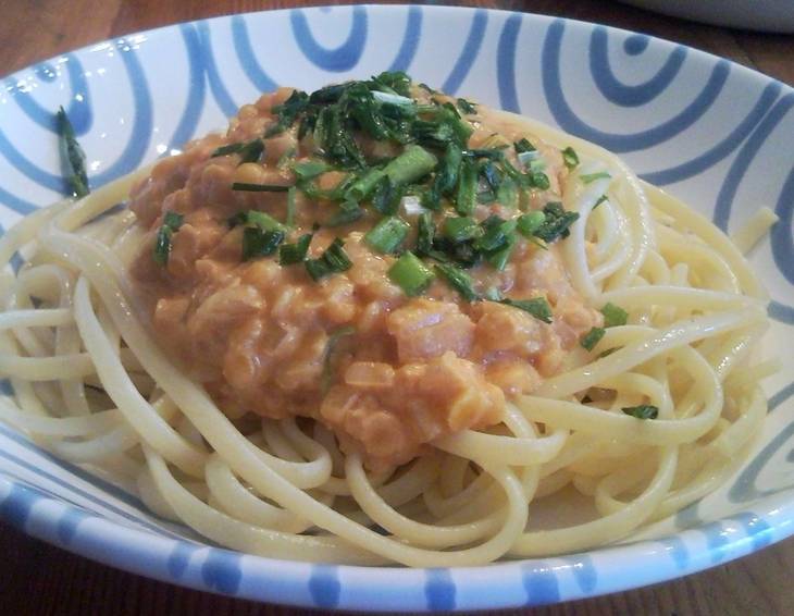 Spaghetti mit roter Linsensauce