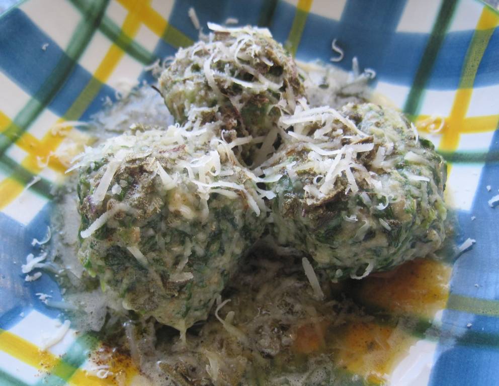 Topfenspinatknödel mit Salbeibutter und Parmesan Topfenspinatknödel mit Salbeibutter und Parmesan