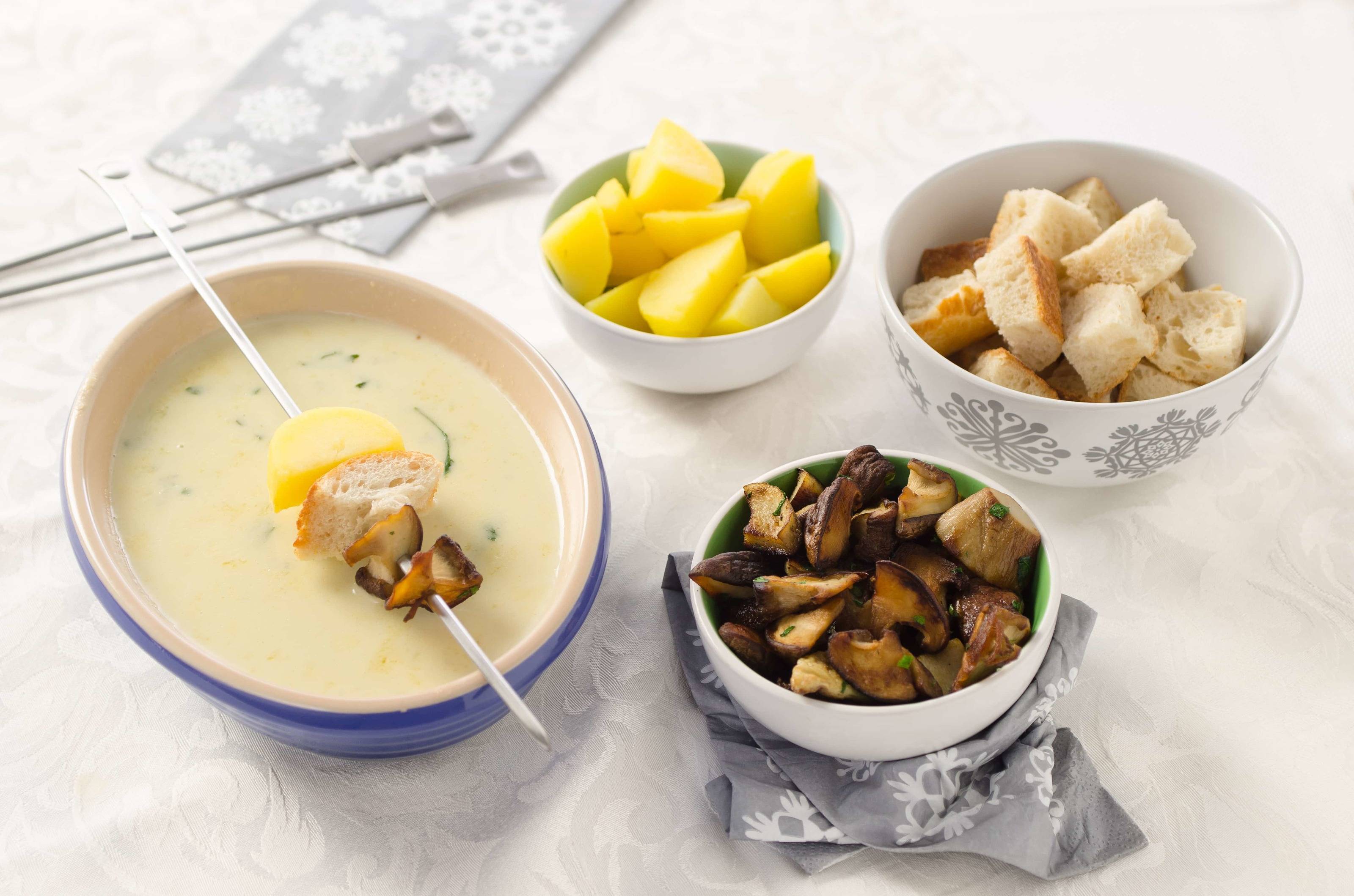 Gorgonzola-Rucola-Fondue mit Schwammerln Rezept - ichkoche.de