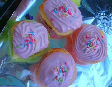 Cupcakes mit Himbeertopping