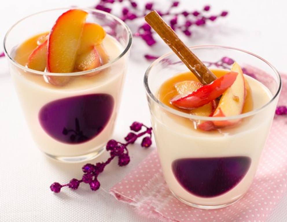 Marzipanmousse mit Karamell-Zimt-Äpfelchen Marzipanmousse mit Karamell-Zimt-Äpfelchen