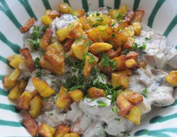 Champignos à la Crème mit Erdäpfelcroûtons Champignos à la Crème mit Erdäpfelcroûtons