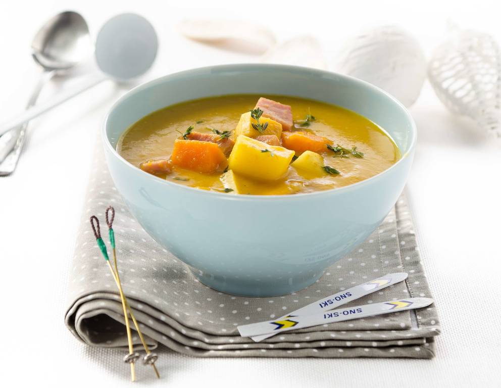 Eintopf mit Kürbis, Erdäpfeln und Stelze Eintopf mit Kürbis, Erdäpfeln und Stelze