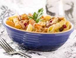 Überbackene Nudeln mit Maroni-Kürbis-Gemüse Überbackene Nudeln mit Maroni-Kürbis-Gemüse