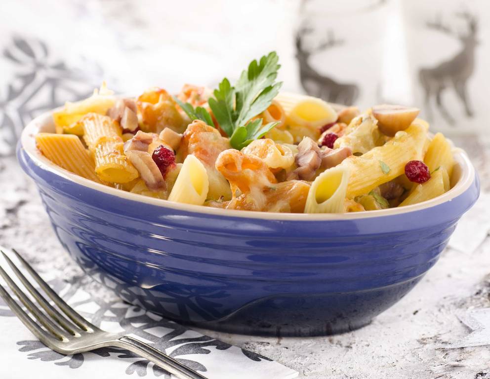 Überbackene Nudeln mit Maroni-Kürbis-Gemüse Überbackene Nudeln mit Maroni-Kürbis-Gemüse