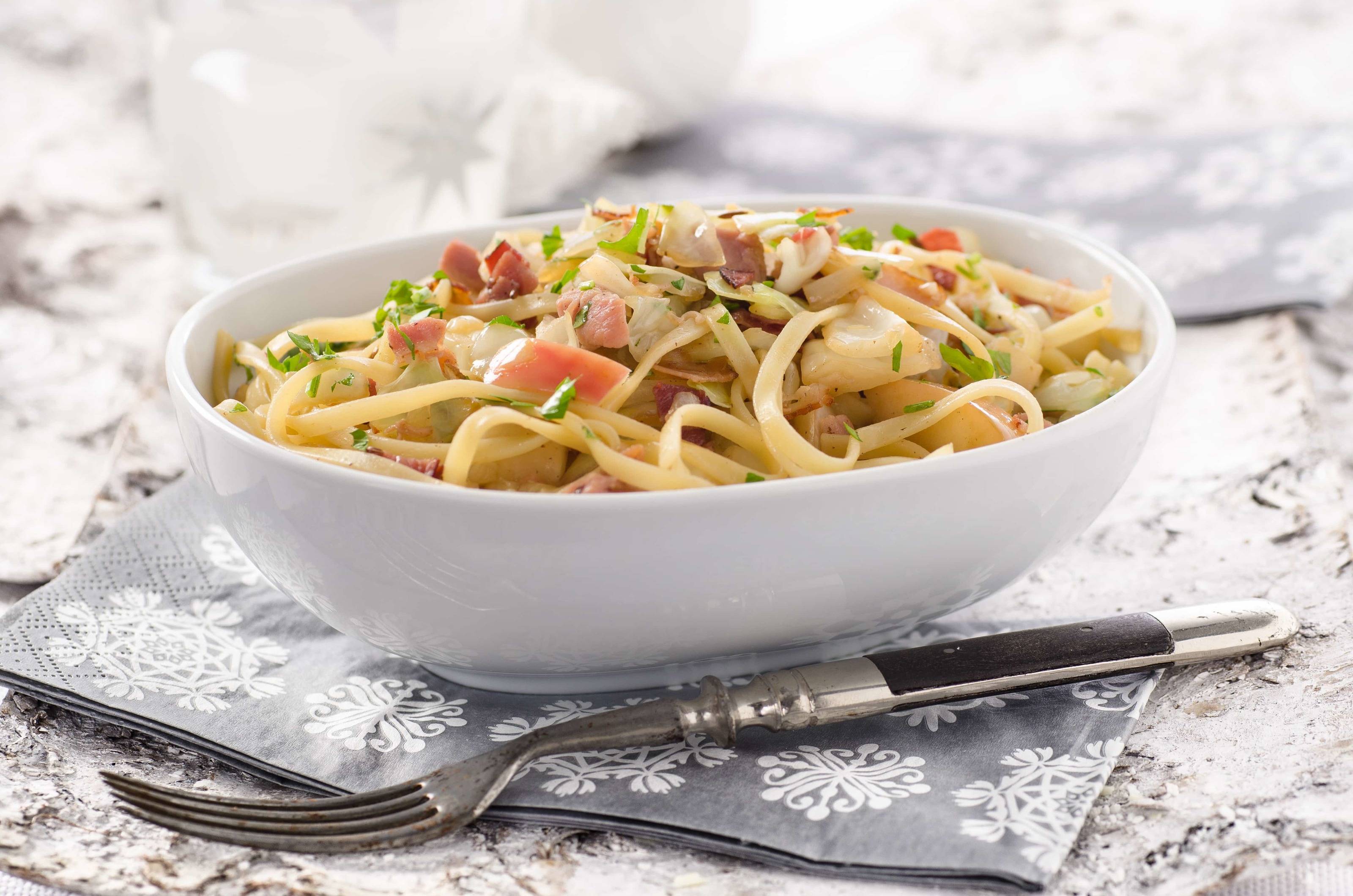 Bandnudeln mit Kraut Rezept