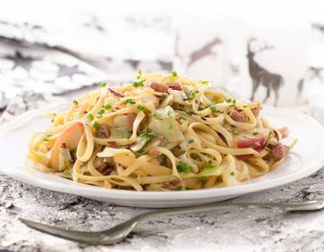 Winterliches Nudelgröstl mit Kraut und Speck Winterliches Nudelgröstl mit Kraut und Speck