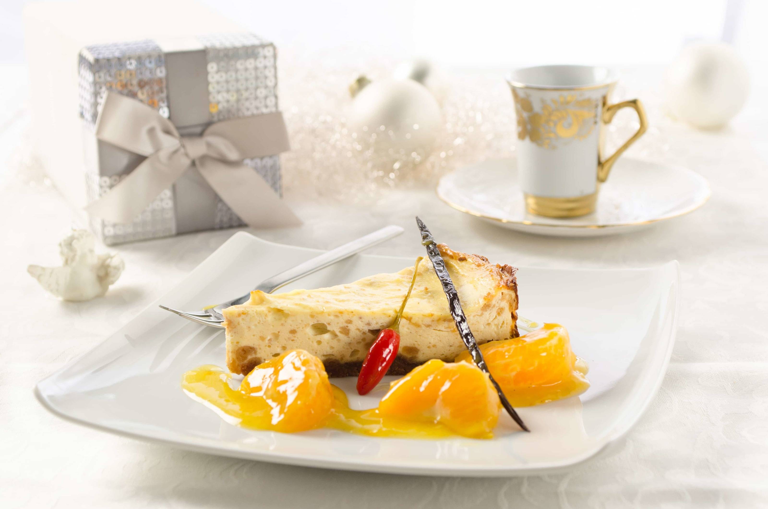Spekulatius-Cheesecake mit Mandarinen-Chili-Kompott
