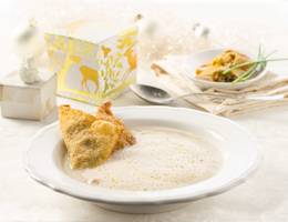 Maronicremesuppe mit Pilztascherln Maronicremesuppe mit Pilztascherln