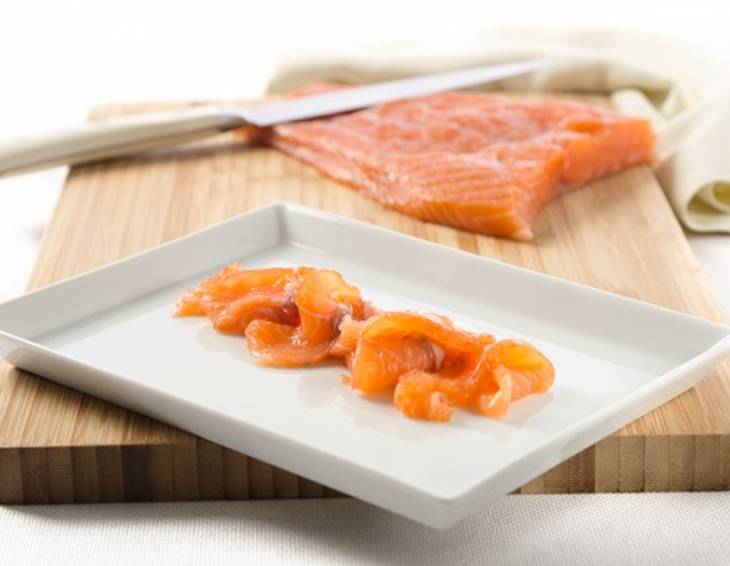 Lachs, gebeizt in Haselnussöl und Vanille Lachs, gebeizt in Haselnussöl und Vanille