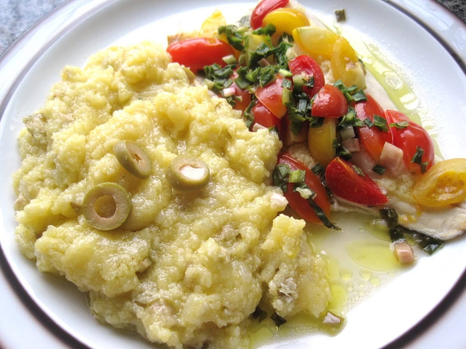 Fisch in der Folie mit Oliven-Polenta Rezept - ichkoche.at