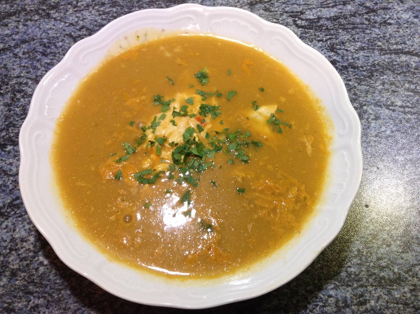 Feuersuppe mit Ei