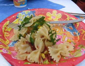 Farfalle con Pomodori Secchi e Rucola Farfalle con Pomodori Secchi e Rucola