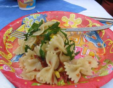 Farfalle con Pomodori Secchi e Rucola